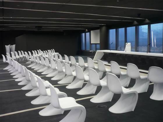 Large Meeting Room by A cero Architects