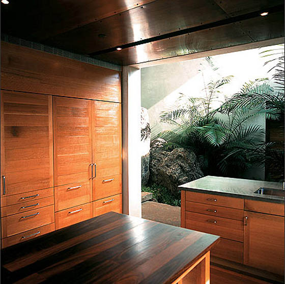 Table Design of Bartlit Residence by LakeFlato