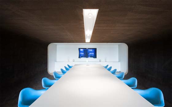 Metting Room Design with Long Table from Maurice Mentjens Design