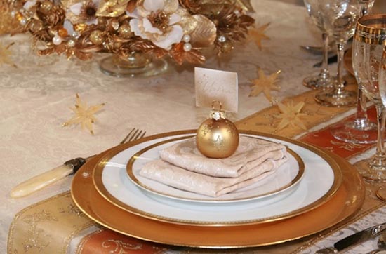 Beautiful Christmas Dining & Tabletop Decorating Beautiful Christmas Dining & Tabletop Decorating 15
