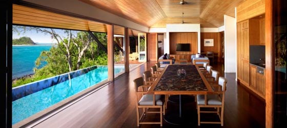 Dining Table Style in Qualia villa Located in Australia