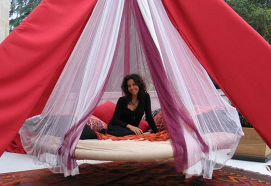 Daydream in Floating Bed